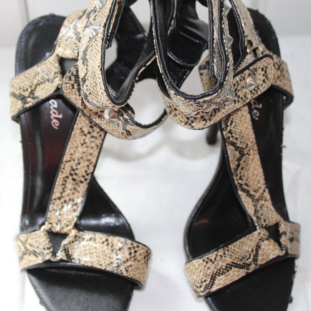Heels - Picture 1 of 6